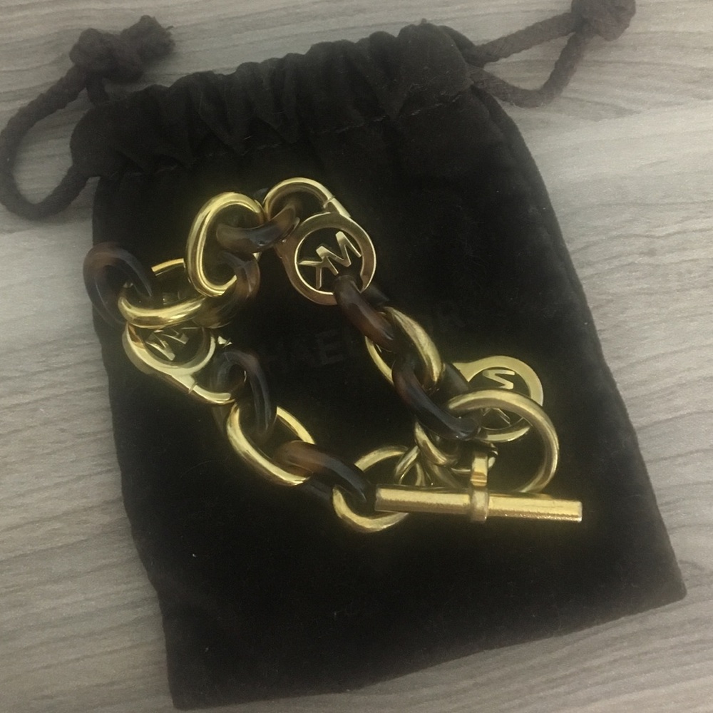 MK Link Bracelet - Picture 4 of 5